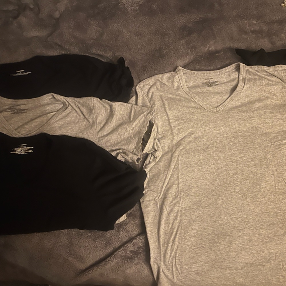 5 Calvin Klein v neck tees